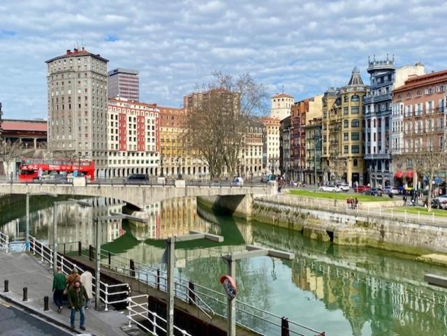Piso De Diseno Con Vistas A La Ria. * Bilbao