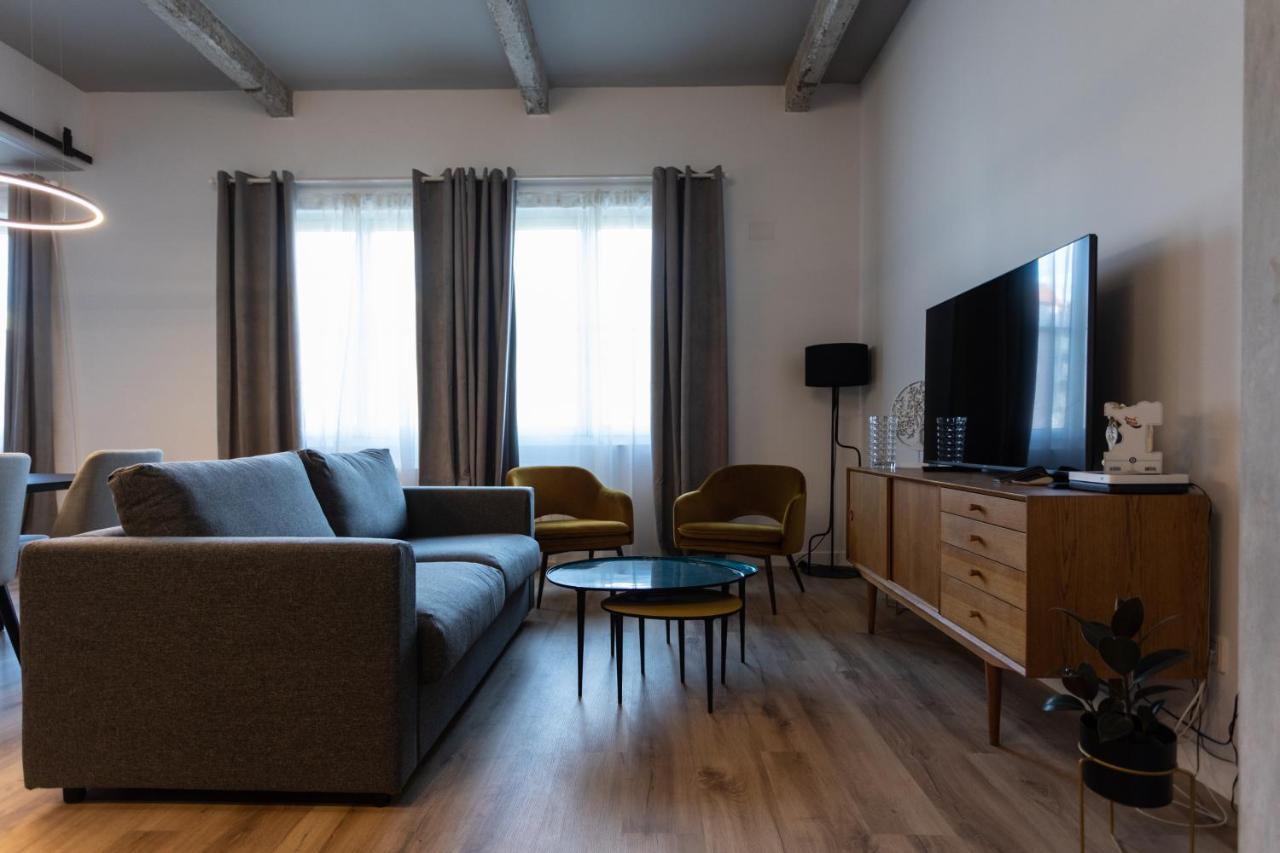 Apartamento Piso De Diseno Con Vistas A La Ria. *