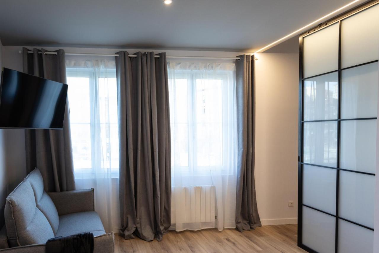 Piso De Diseno Con Vistas A La Ria. Apartamento